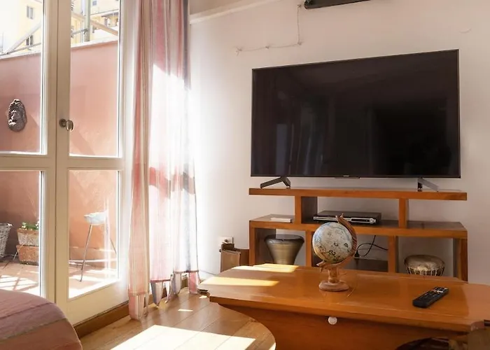 Bright And Spacious Penthouse With Private Terrace