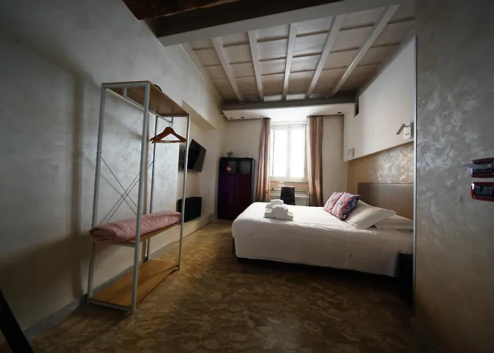 Nerva Accommodation