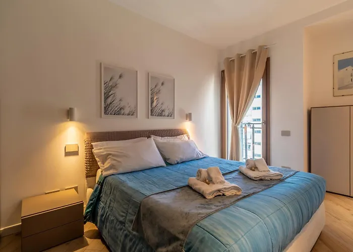 Aurealiving - Trastevere Suite With Rooftop & Gym