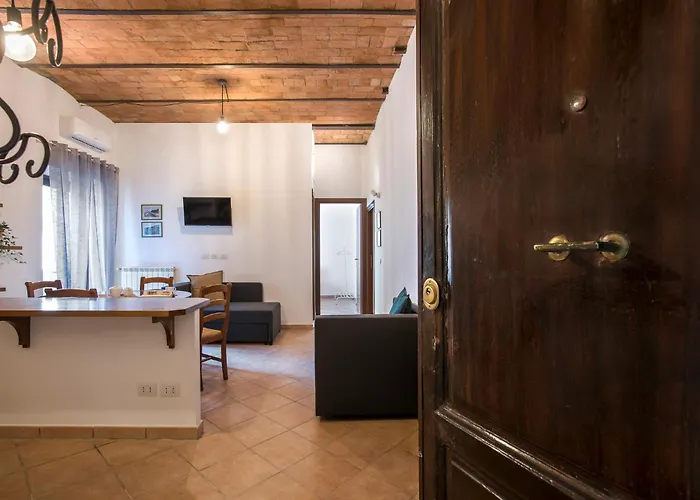 Castro Pretorio Central Flat - Metro & Termini Hub