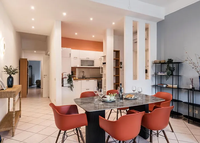 The Best Rent - Bright Three-Bedroom Apartment Along The Tiber River