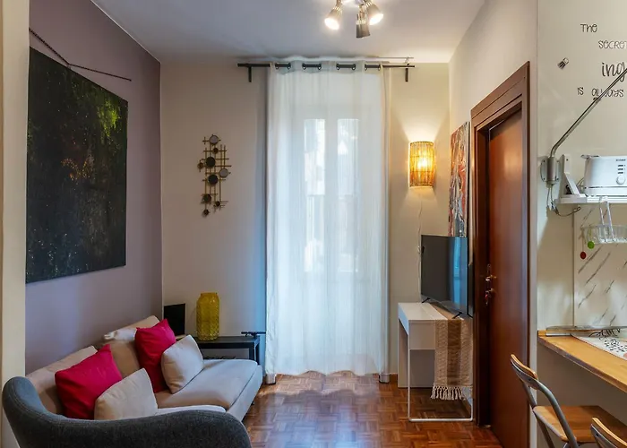 Guesthost - Cozy Apartment Re Di Roma Metro Area