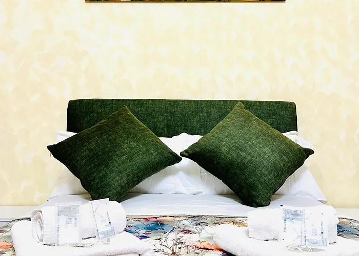 Crown Palace Inn Guest House