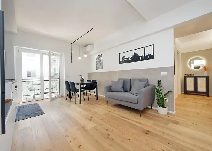 Clarino Home - Modern & Bright With Balcony By Hostand