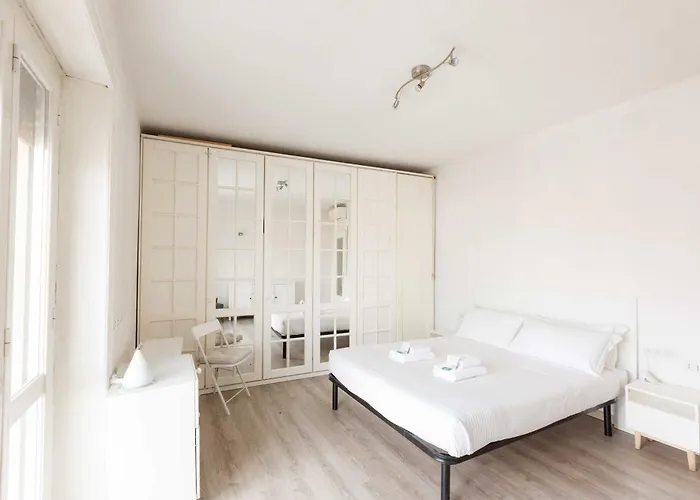 Cosy Apartment Close To The Metro Station - Zeno 52
