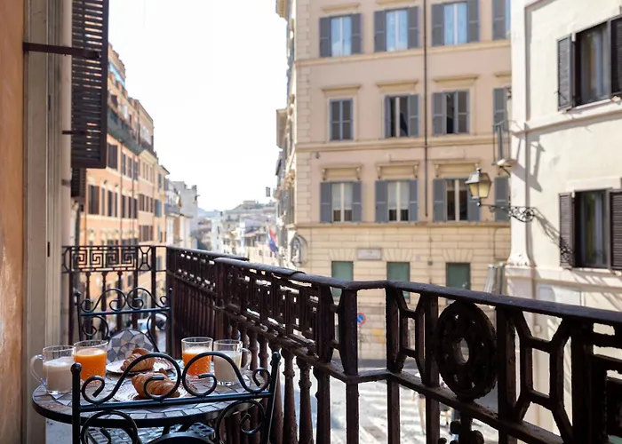 Elegant Design Two Bedroom Apartment Near Spanish Steps Rome City Center