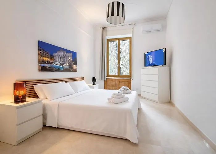 Elegant 2Br Near Colosseum & San Giovanni Metro