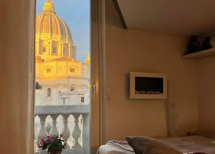 Modern Apartment With St Peter S Dome View