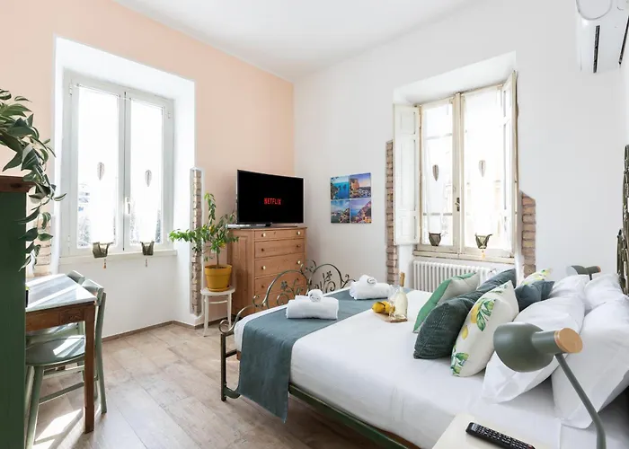 Charming Capri Style Retreat - Near Termini Station, Near Colosseum