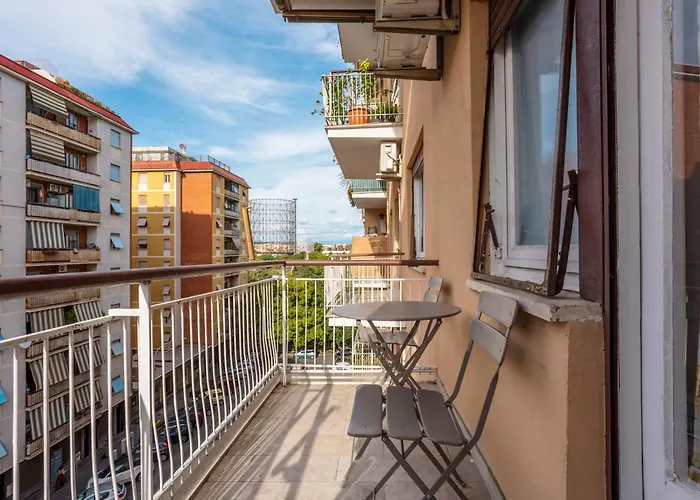Guest Host - Stylish Apartment Near Trastevere!