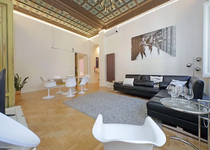Spacious Prati Apartment For Families