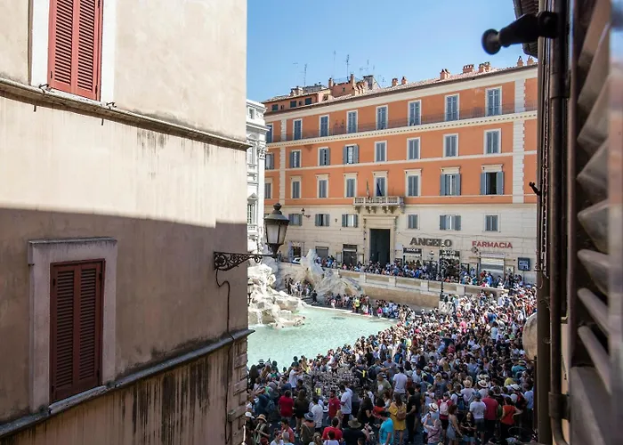 La Finestra Su Fontana Di Trevi - Design & Charme