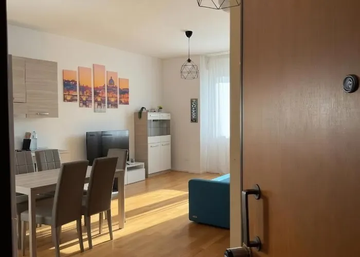 Modern Apartment Near Tiburtina Station By Rhr