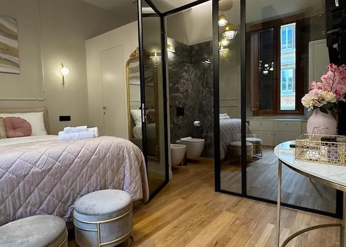 Cozy Apartments In Rome Near Santa Maria