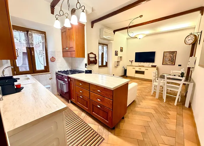 Monti Home - 5 Minute Walk To Colosseum & Metro