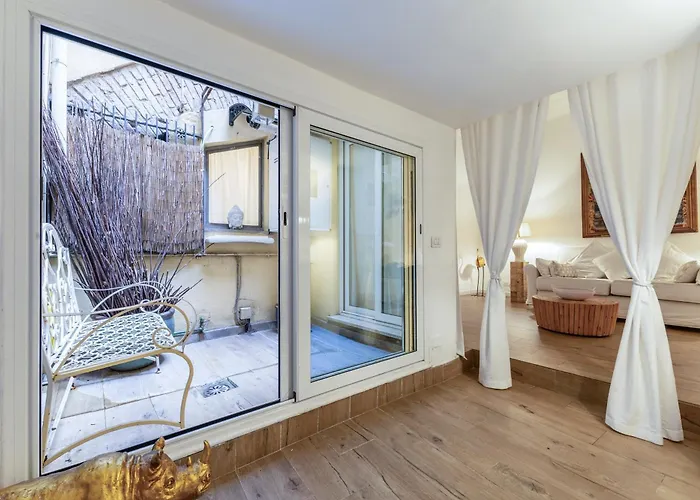 Campo Dei Fiori Historic Apartment