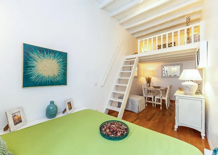 Spanish Steps Splendid Apartment