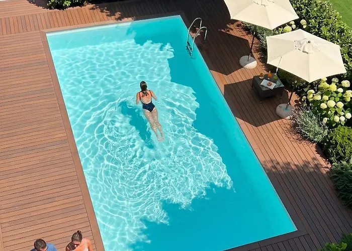 Adoro Hotel