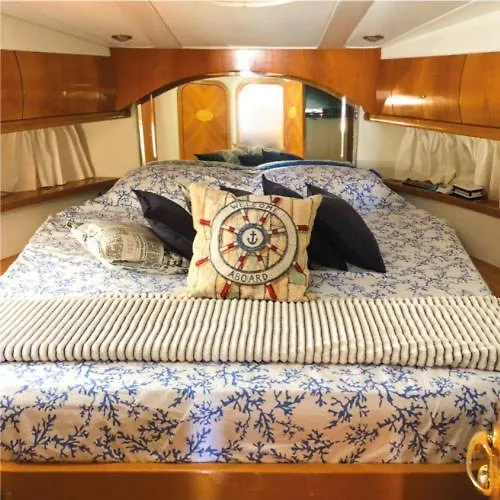 Talia - Genoa Hotels With 24-Hour Check-In Near Brignole Station