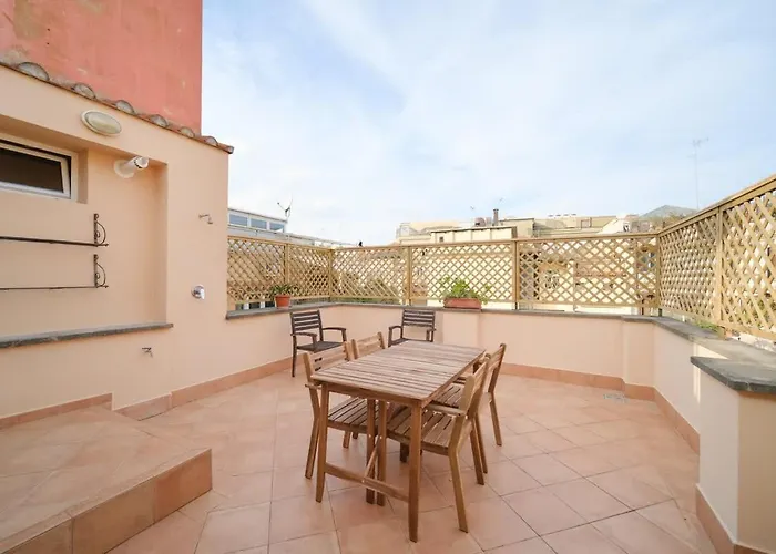 Juan'S Trevi Apartment Buddyrent