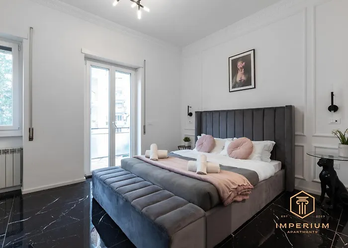 Nana Rooms Guesthouse - 200Mt To Metro, Near Vatican, A-C, Pvt Bathrooms