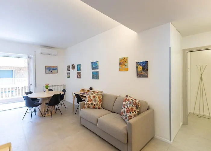 Sivori Apartment By Rental In Rome