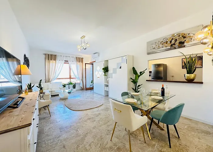 Trastevere Lulus Home