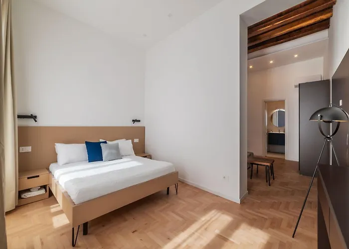Joivy Large 6-Bed Stay With Terrace Near The Colosseum