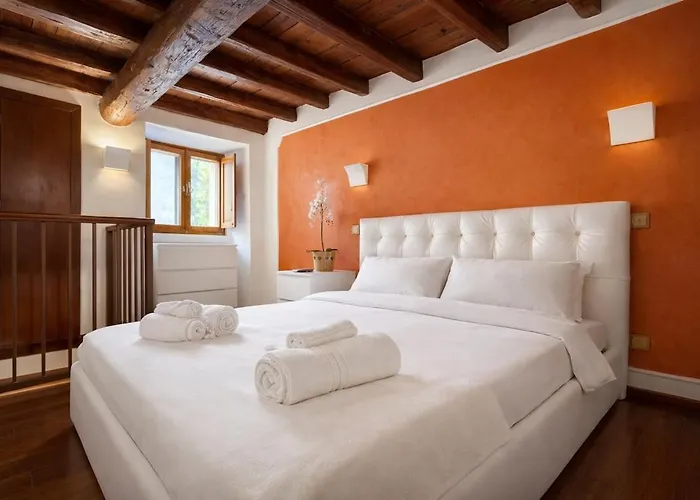 Modern King Size Suite In Front Of The Pantheon
