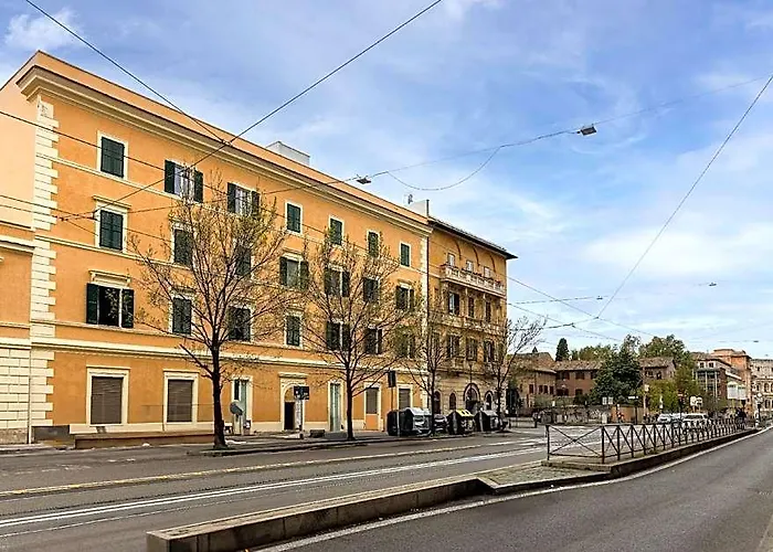Suite & Outdoor Patio - Colosseum & Fori Imperiali