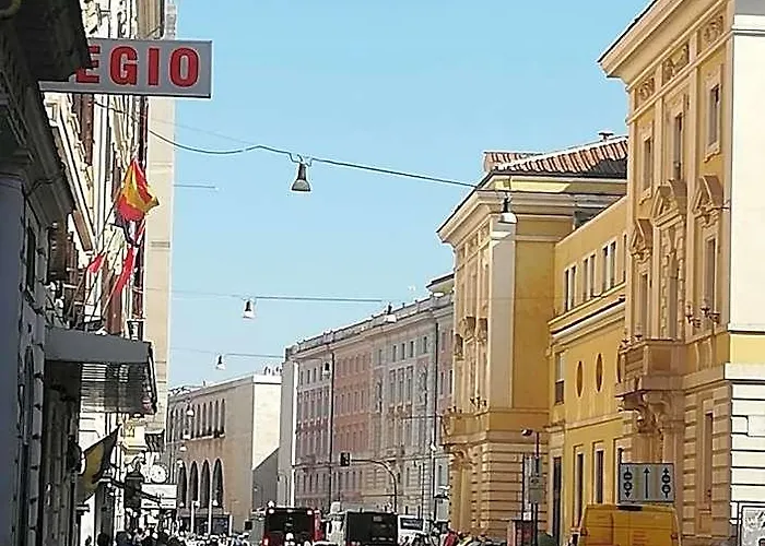 Signorina In Rome