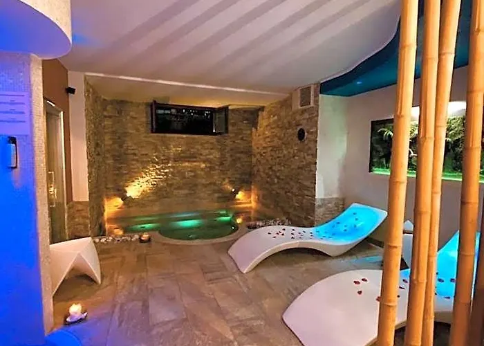 Aurelia Garden Gold B&B