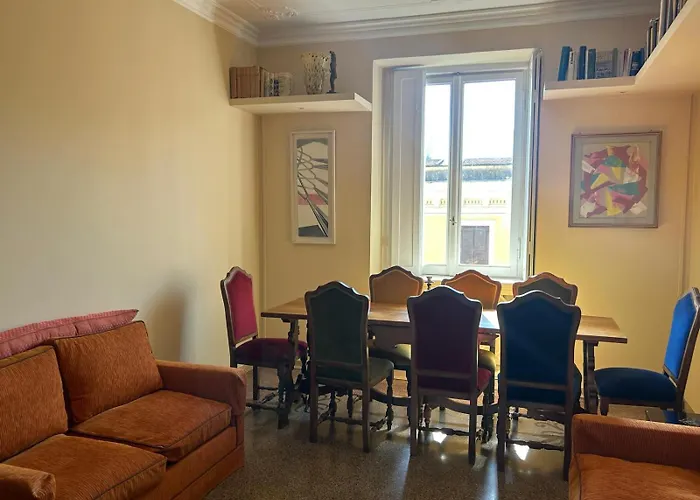 Tibullo ,Classico Ed Elegante Appartamento
