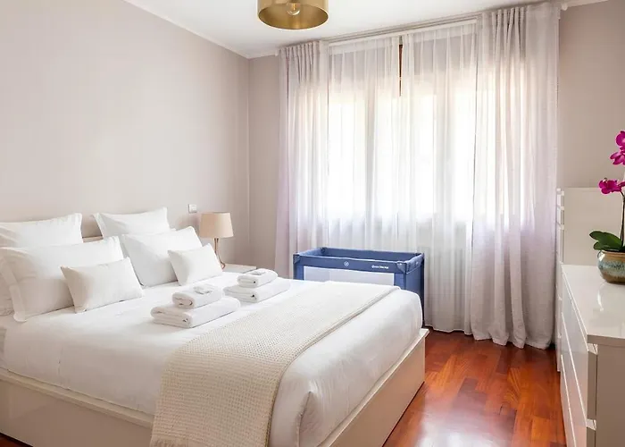 Leila'S Two Double Bedroom Apartment Roma Colosseo
