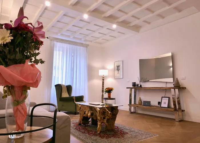 Helmirage Luxury Trevi
