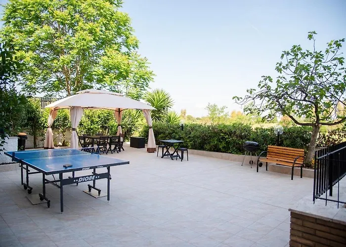 The Greenden Terrace, Bbq & Table Tennis
