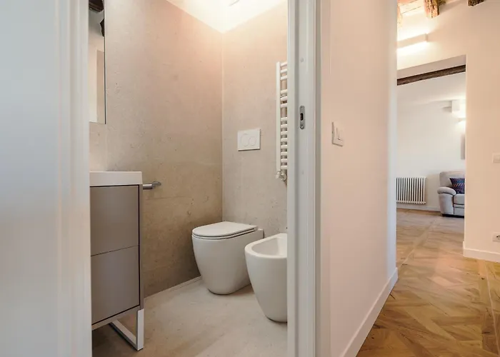 Cs Spanish Steps Boutique Apartments