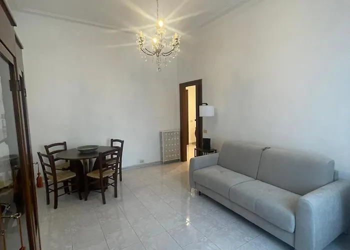 Vintage Roman Living In Flaminio
