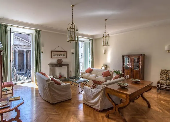 Pantheon Luxury Apartment
