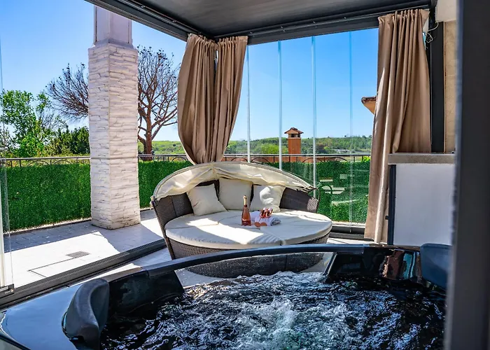 White Pearl Exclusive Apartment