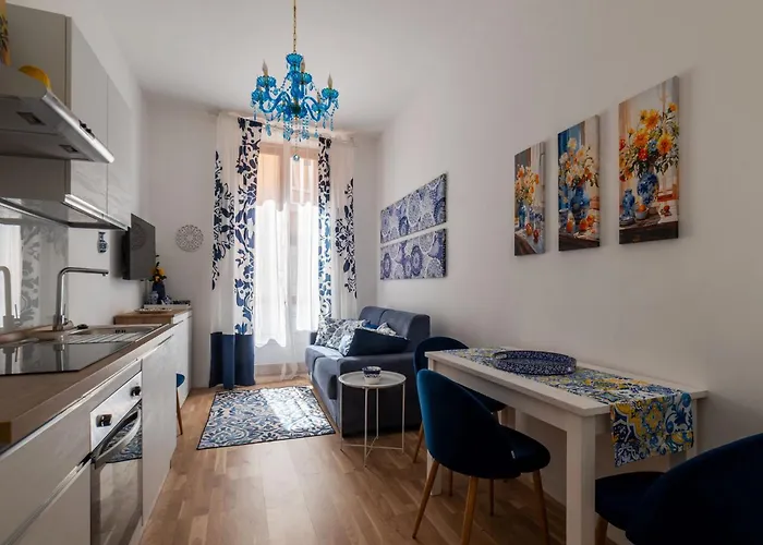 Guesthost - Roma Termini Comfy Blue Apartment