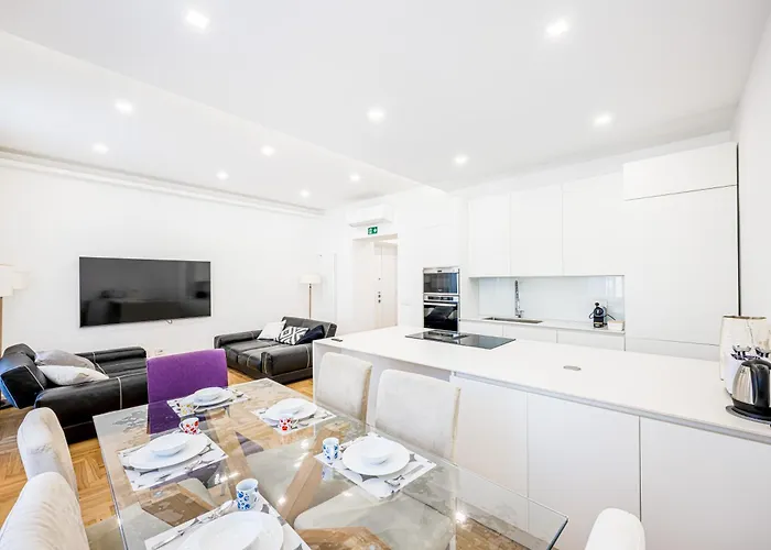 Cola Di Rienzo Big Apartment