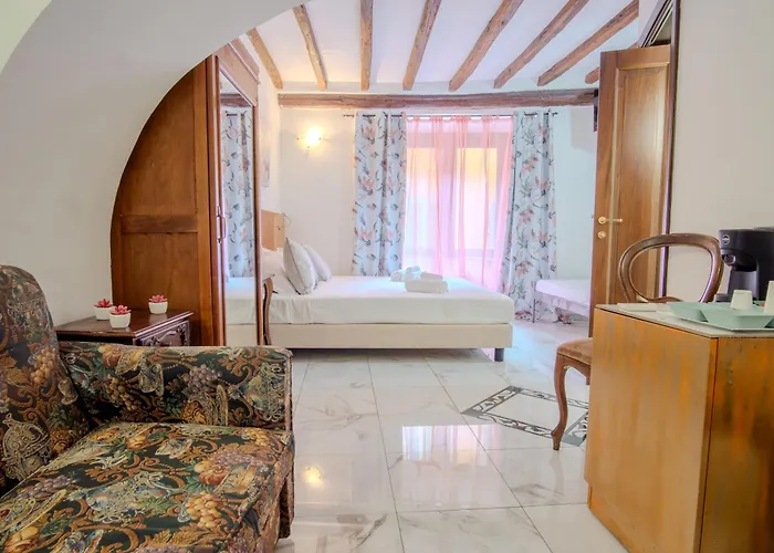 Rome Imperial Suites Colosseum 3