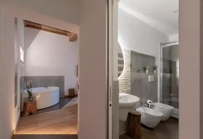 Magnolia Coliseum Gem 3X Jacuzzi Apartment