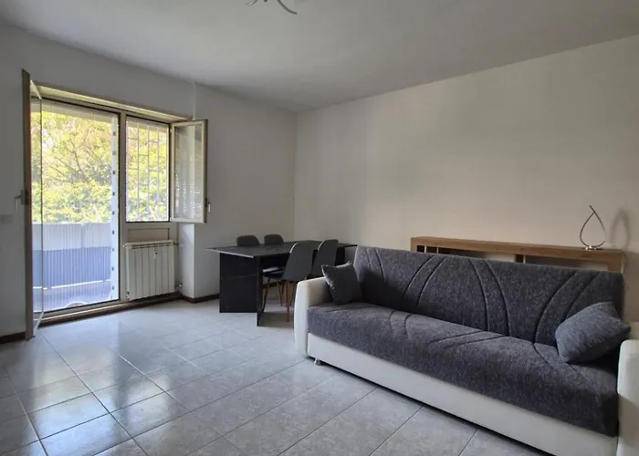 Spinaceto Modern Home, Roma EUR