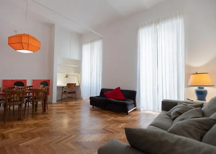 Guesthost - Esquilino Bright Apartment