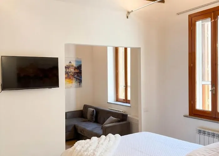 Banchi Nuovi Home