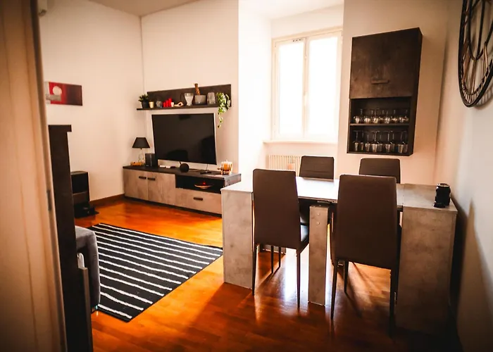 Room In Cozy Roman Home