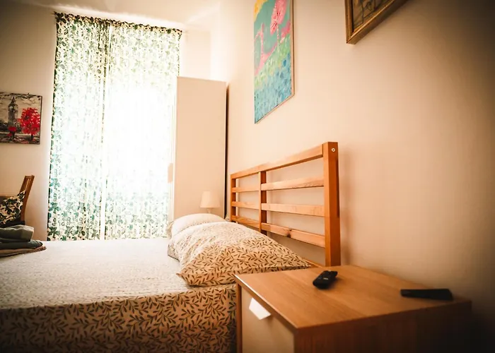 Room In Cozy Roman Home
