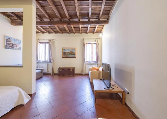 Charming Apartment Near Piazza Navona